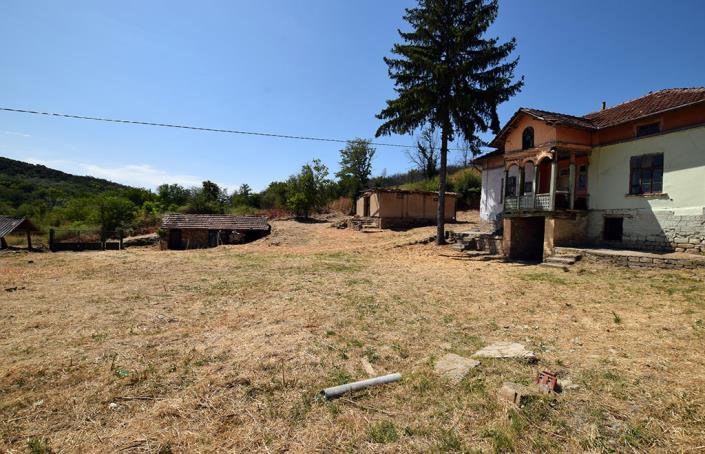 Image No.12-2 Bed House for sale