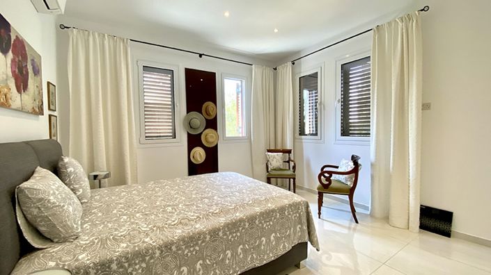 Image No.27-4 Bed Villa for sale