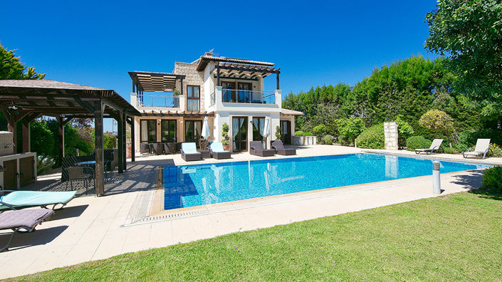 Image No.1-4 Bed Commercial for sale