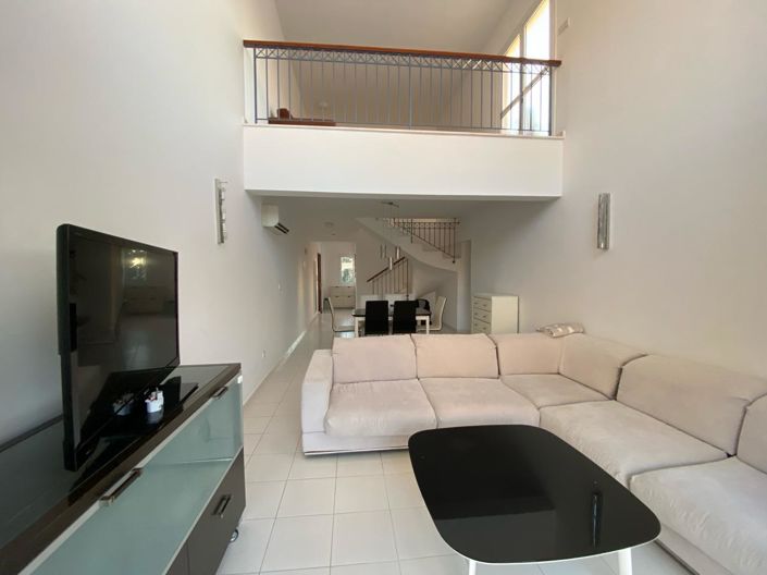 Image No.2-3 Bed House for sale