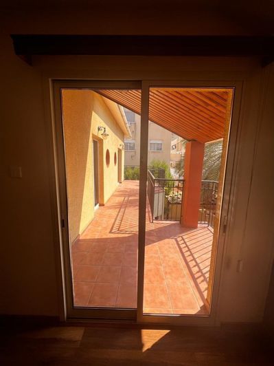 Image No.1-4 Bed House for sale