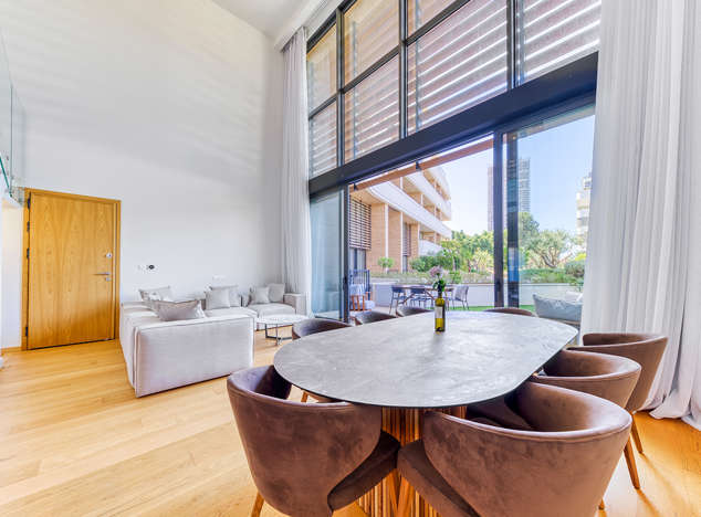 Image No.6-4 Bed House for sale