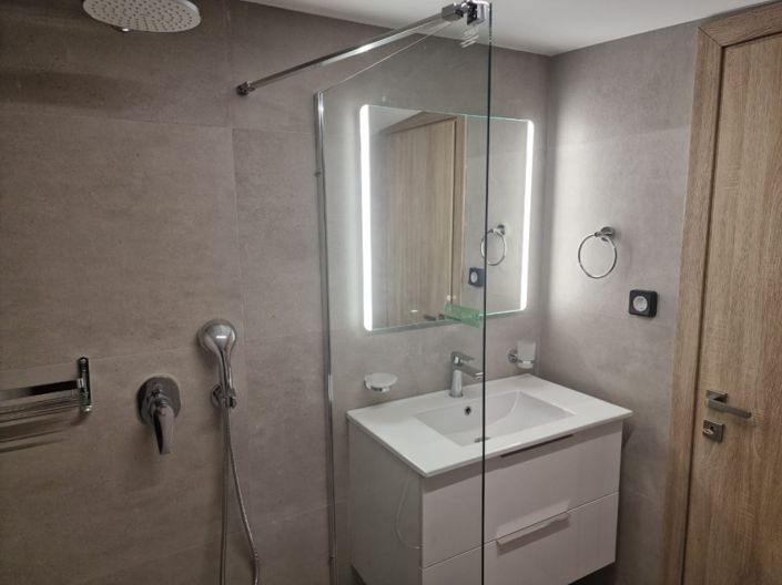 Image No.10-1 Bed House for sale