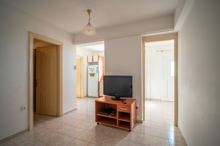 Image No.10-6 Bed House for sale