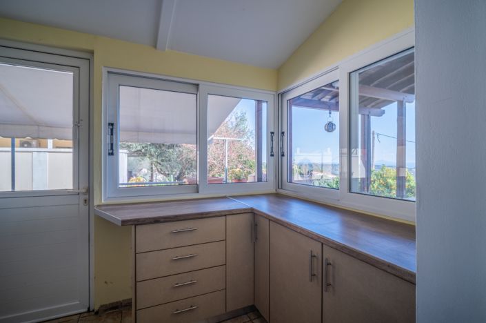 Image No.12-6 Bed House for sale