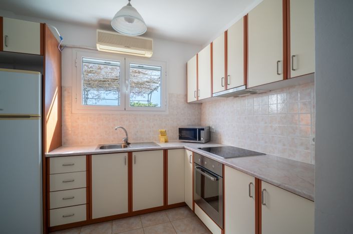 Image No.13-6 Bed House for sale