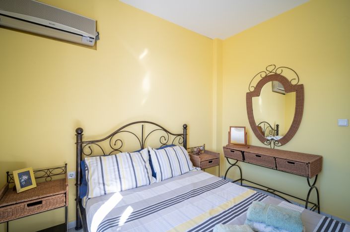 Image No.16-6 Bed House for sale