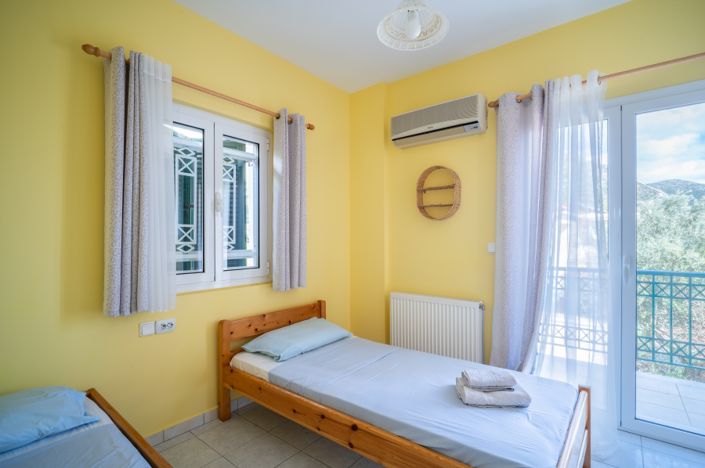 Image No.17-6 Bed House for sale