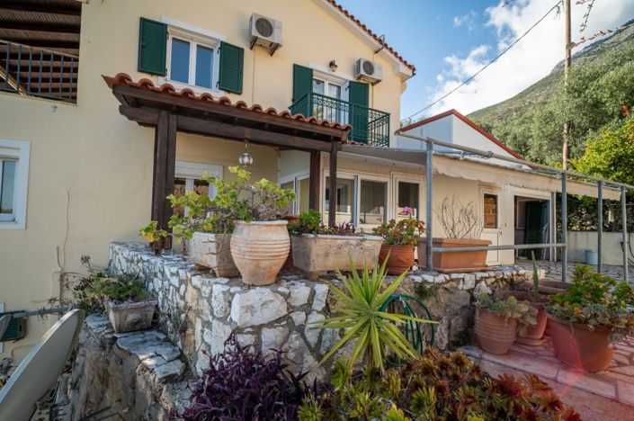 Image No.3-6 Bed House for sale