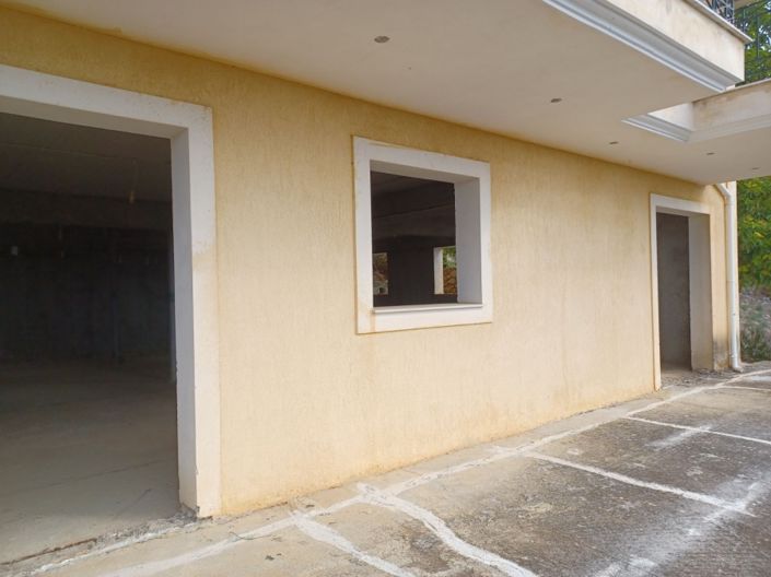 Image No.12-3 Bed House for sale