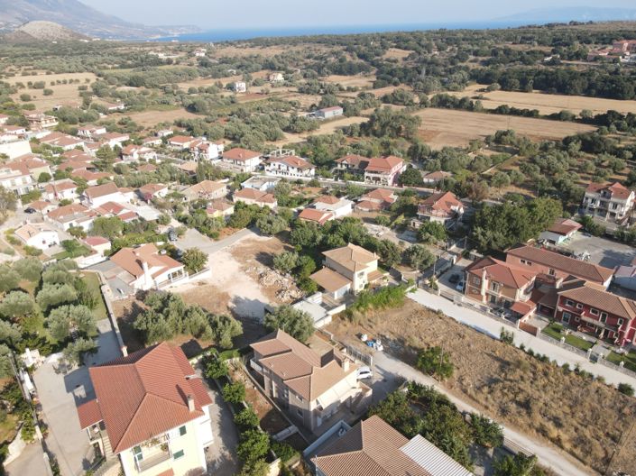 Image No.10-6 Bed House for sale