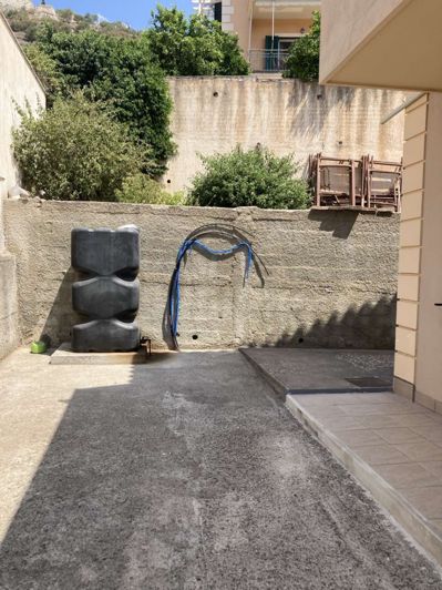 Image No.11-6 Bed House for sale