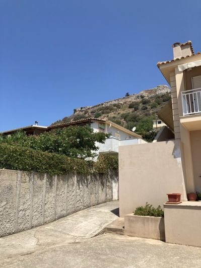 Image No.8-6 Bed House for sale