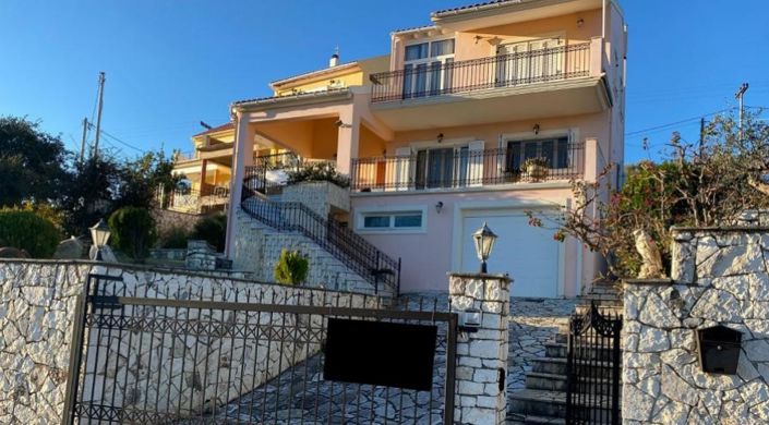 Image No.2-4 Bed House for sale