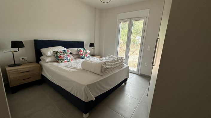 Image No.10-4 Bed House for sale