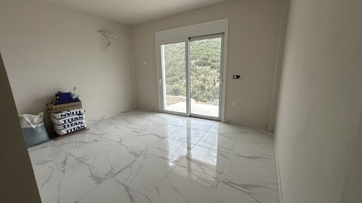 Image No.19-4 Bed House for sale