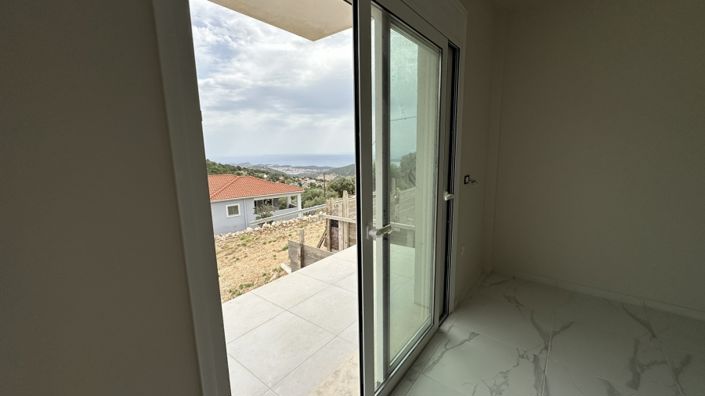 Image No.20-4 Bed House for sale