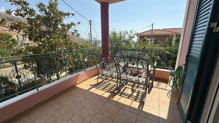 Image No.18-5 Bed House for sale