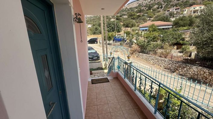 Image No.7-5 Bed House for sale