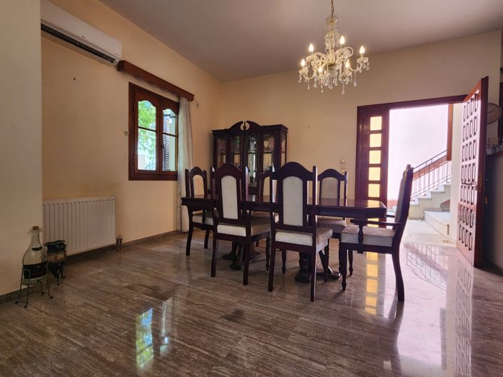 Image No.11-7 Bed House for sale