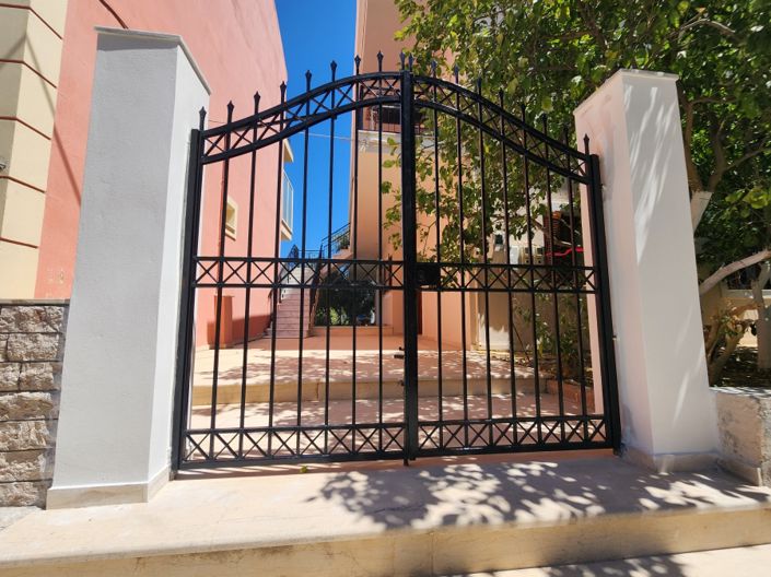 Image No.20-7 Bed House for sale