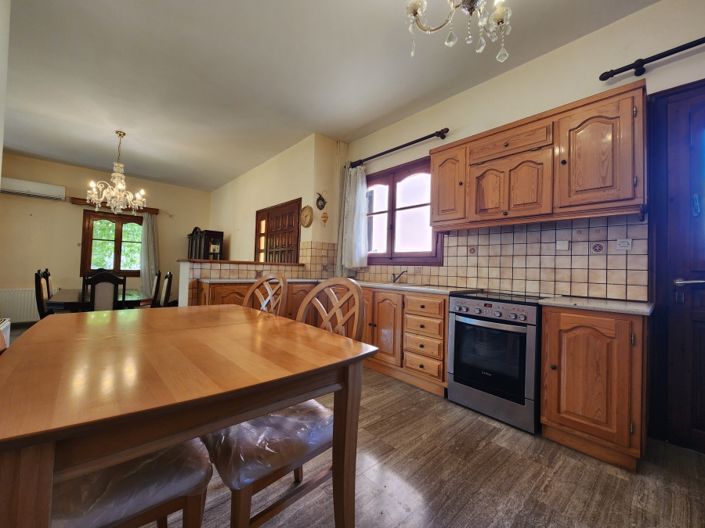 Image No.6-7 Bed House for sale