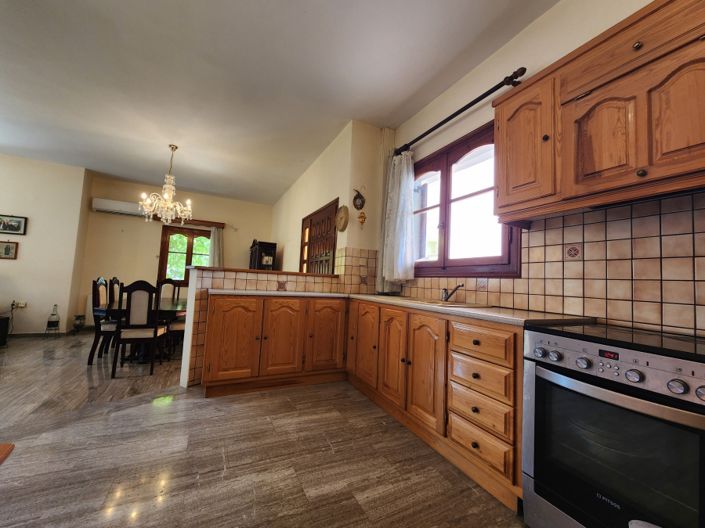 Image No.7-7 Bed House for sale