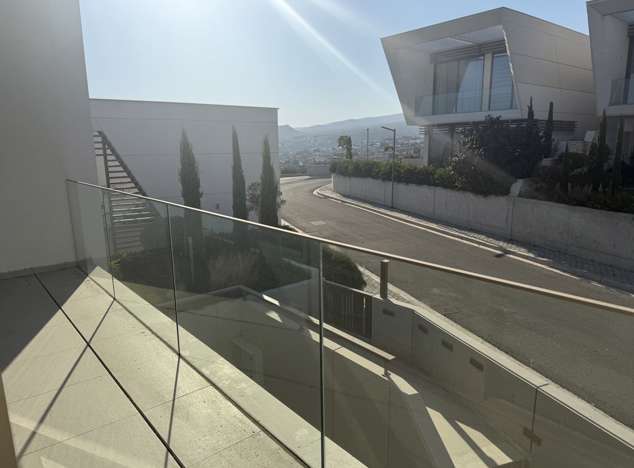 Image No.18-4 Bed Villa for sale