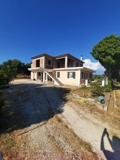 Image No.1-3 Bed House for sale