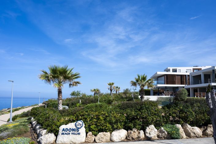 Image No.1-6 Bed House for sale