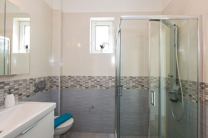 Image No.9-3 Bed House for sale