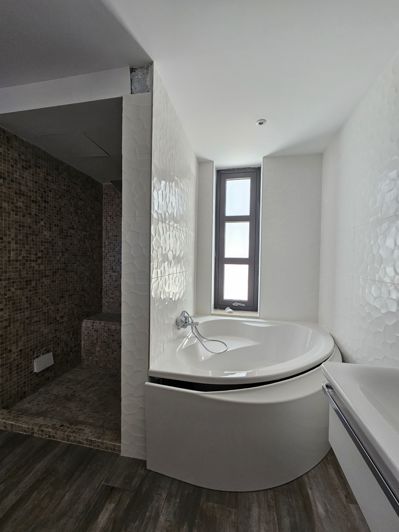 Image No.18-3 Bed House for sale