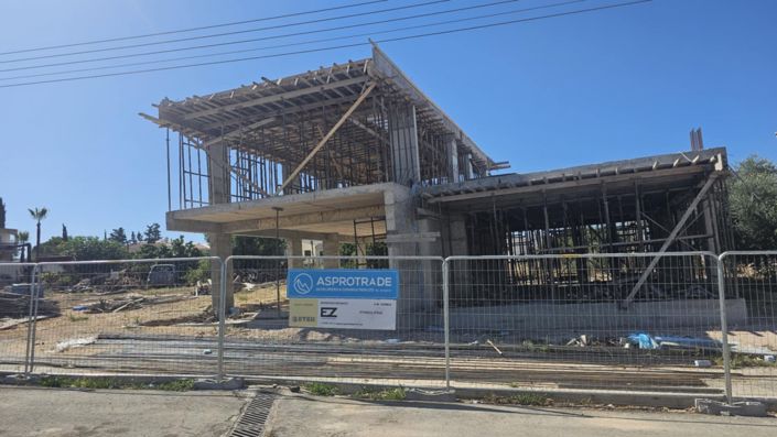 Image No.10-3 Bed House for sale