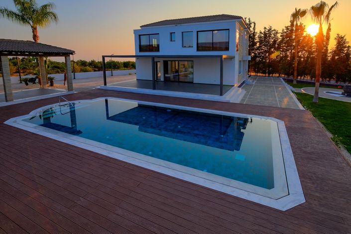 Image No.1-5 Bed Villa for sale