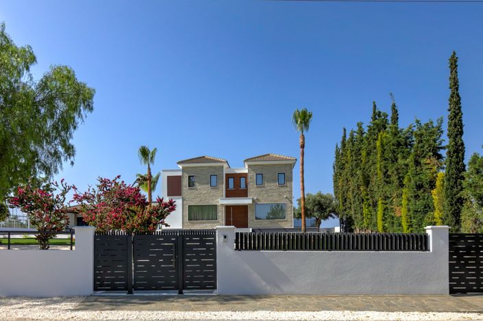 Image No.2-5 Bed Villa for sale