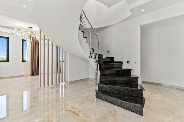 Image No.30-5 Bed Villa for sale