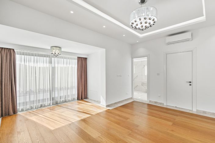 Image No.33-5 Bed Villa for sale