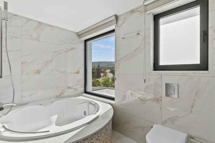 Image No.37-5 Bed Villa for sale