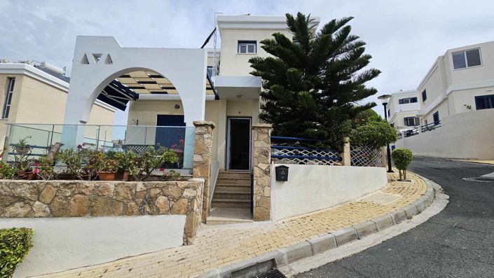Image No.1-3 Bed House for sale