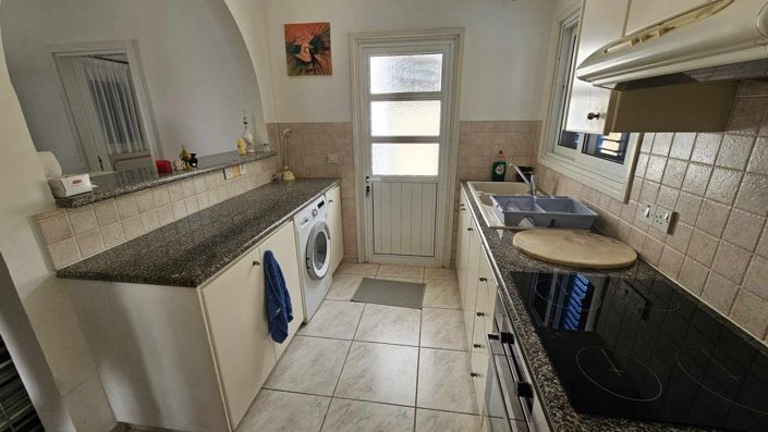 Image No.14-3 Bed House for sale