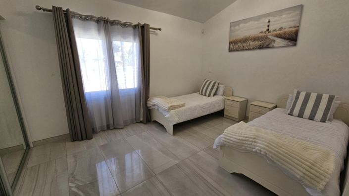 Image No.22-4 Bed House for sale