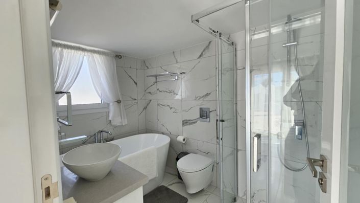 Image No.29-4 Bed House for sale