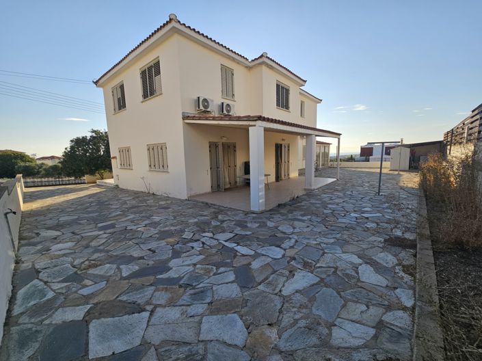 Image No.26-4 Bed House for sale