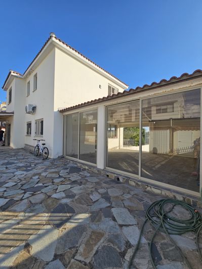 Image No.28-4 Bed House for sale