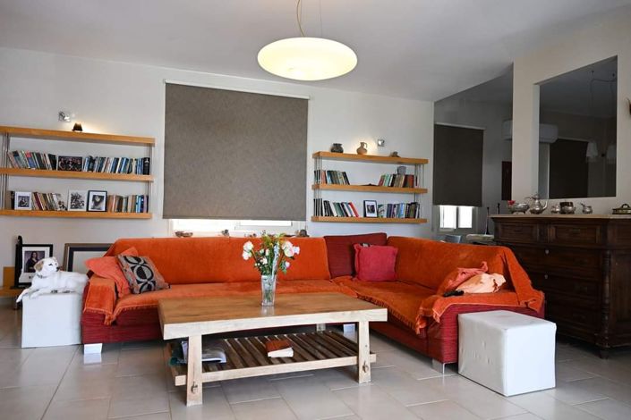 Image No.20-5 Bed House for sale