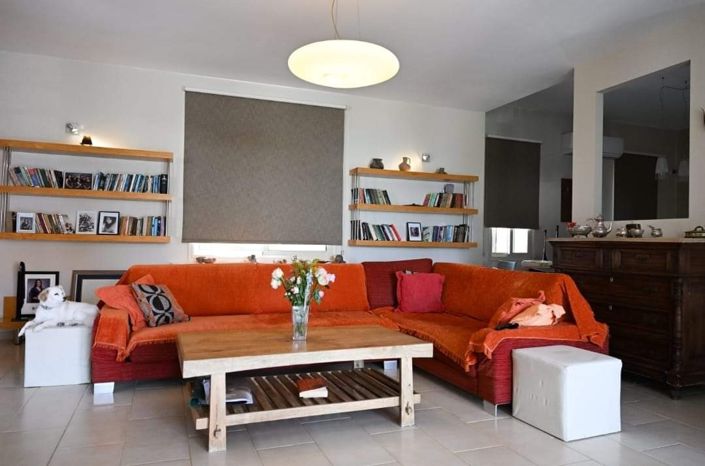 Image No.31-5 Bed House for sale