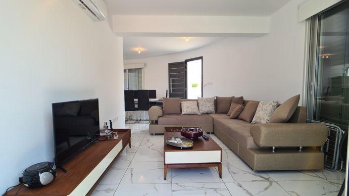 Image No.12-2 Bed House for sale