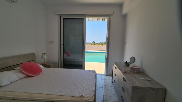 Image No.15-2 Bed House for sale