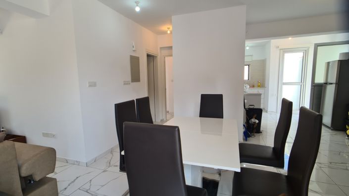 Image No.8-2 Bed House for sale