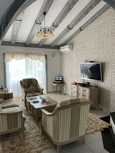 Image No.17-4 Bed House for sale